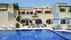 Black Sand Hotel & Apartments 
